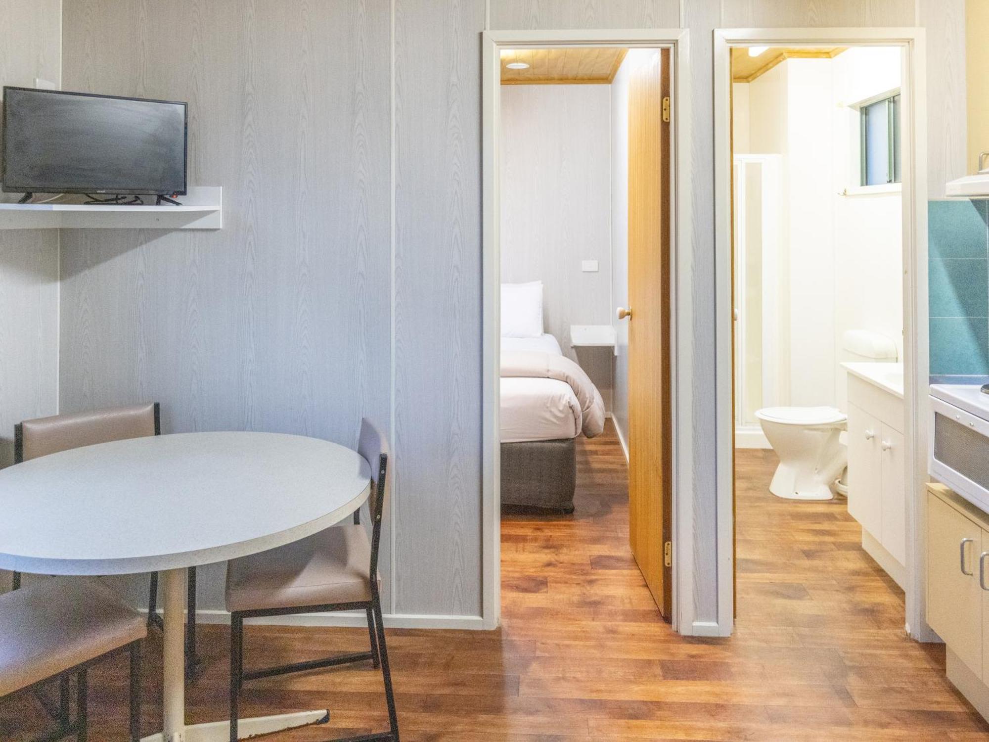 Nrma Warrnambool Riverside Holiday Park Zimmer foto